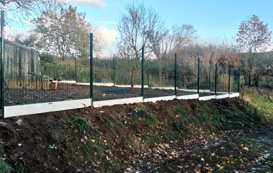 Montáž 3D panelů v terénu Pletiva Dobrý - Srbice na Domažlicku - montáž 3D panelů v terénu